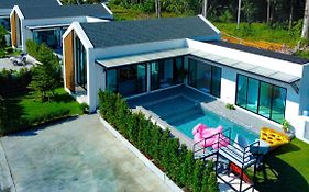 Villa Paramount 2